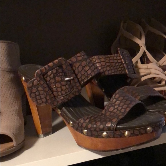 Sexy Leather Animal Embossed print slides - Picture 2 of 3